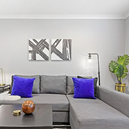 Sophisticated Studio Apartment With Modern Kitchen - Oakdale Od2 Rep Chicago Exterior photo